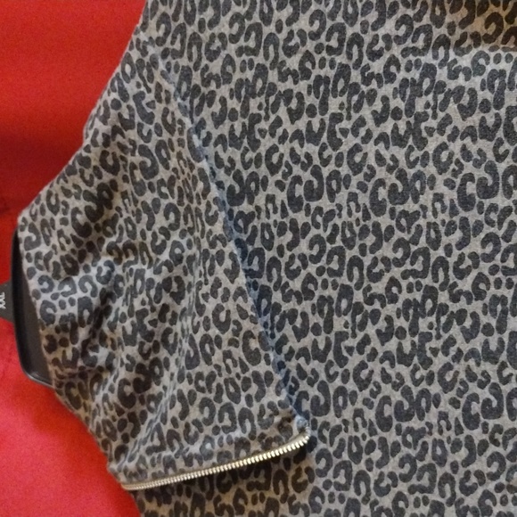 E.L.I. Women's S Long-Sleeve Top - Picture 6 of 15